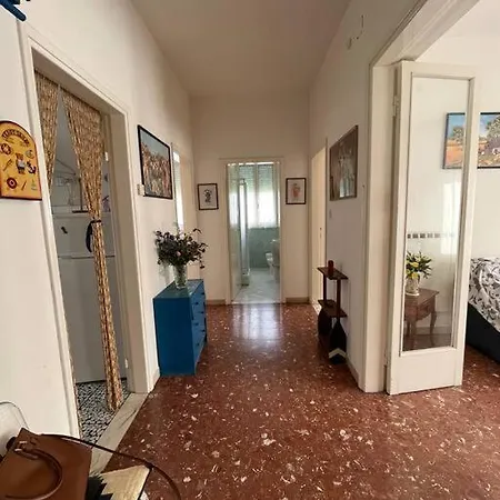 Sunny 2-bedrooms Apartment Lido di Camaiore